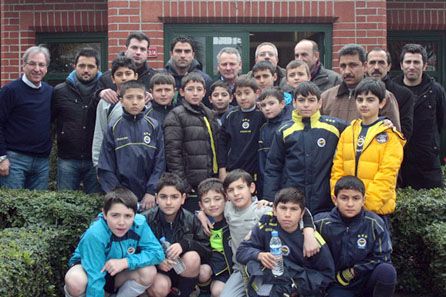 Esenler Spor Okulu Ndan Cemil Turan A Ziyaret Fenerbahce Spor Kulubu Resmi Arsiv Sitesi
