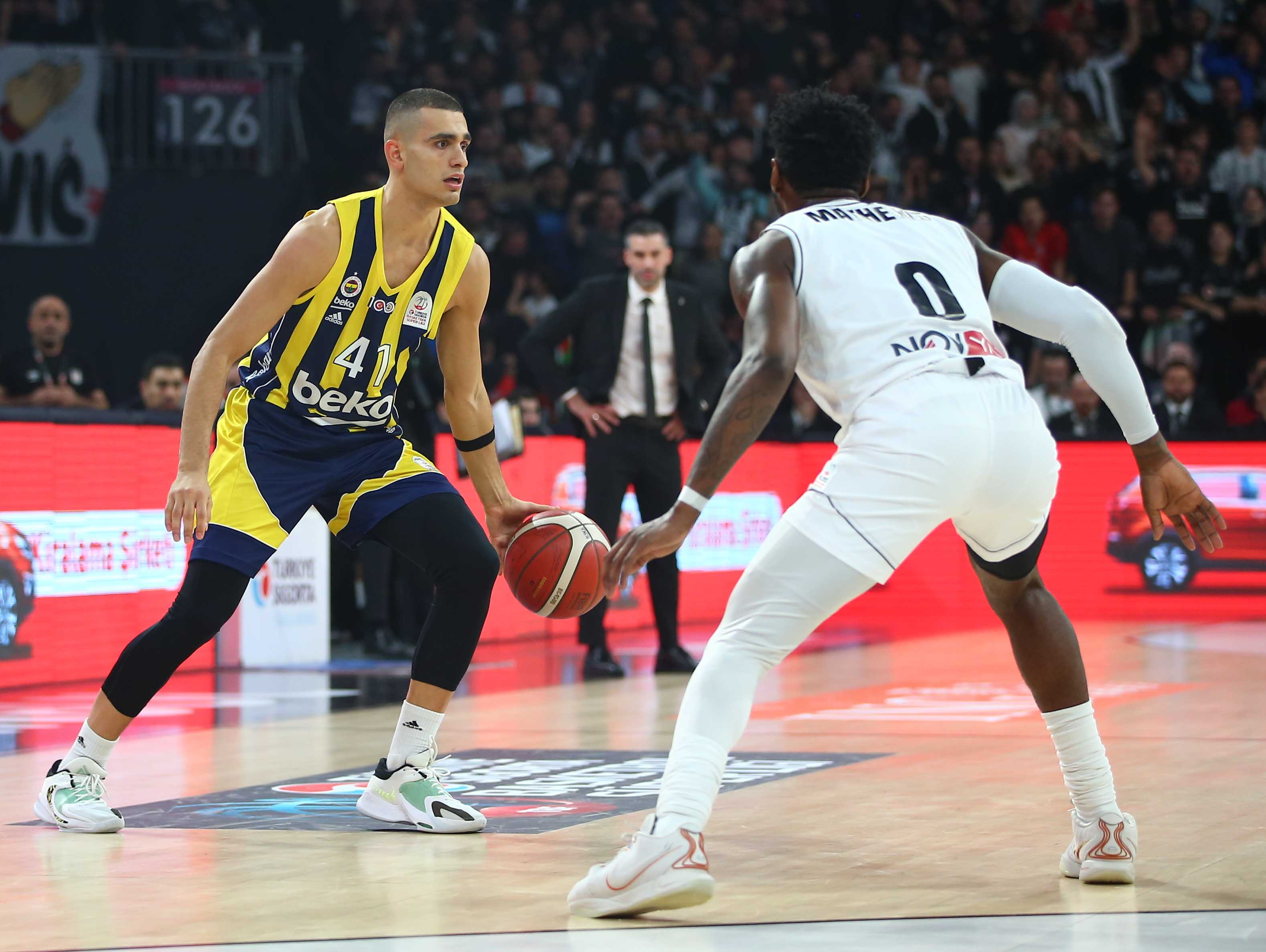 Beşiktaş Emlakjet on X: 𝟭𝟬.𝟬𝟬𝟬 𝗕𝗶𝗹𝗲𝘁! 🦅 Beşiktaş Emlakjet  Takımımızın, Sinan Erdem Spor Salonu'nda Fenerbahçe Beko ile karşılaşacağı  maç için satılan bilet sayısı henüz 48 saat olmadan 𝟭𝟬.𝟬𝟬𝟬 adedine  ulaştı. 🔥 Büyük