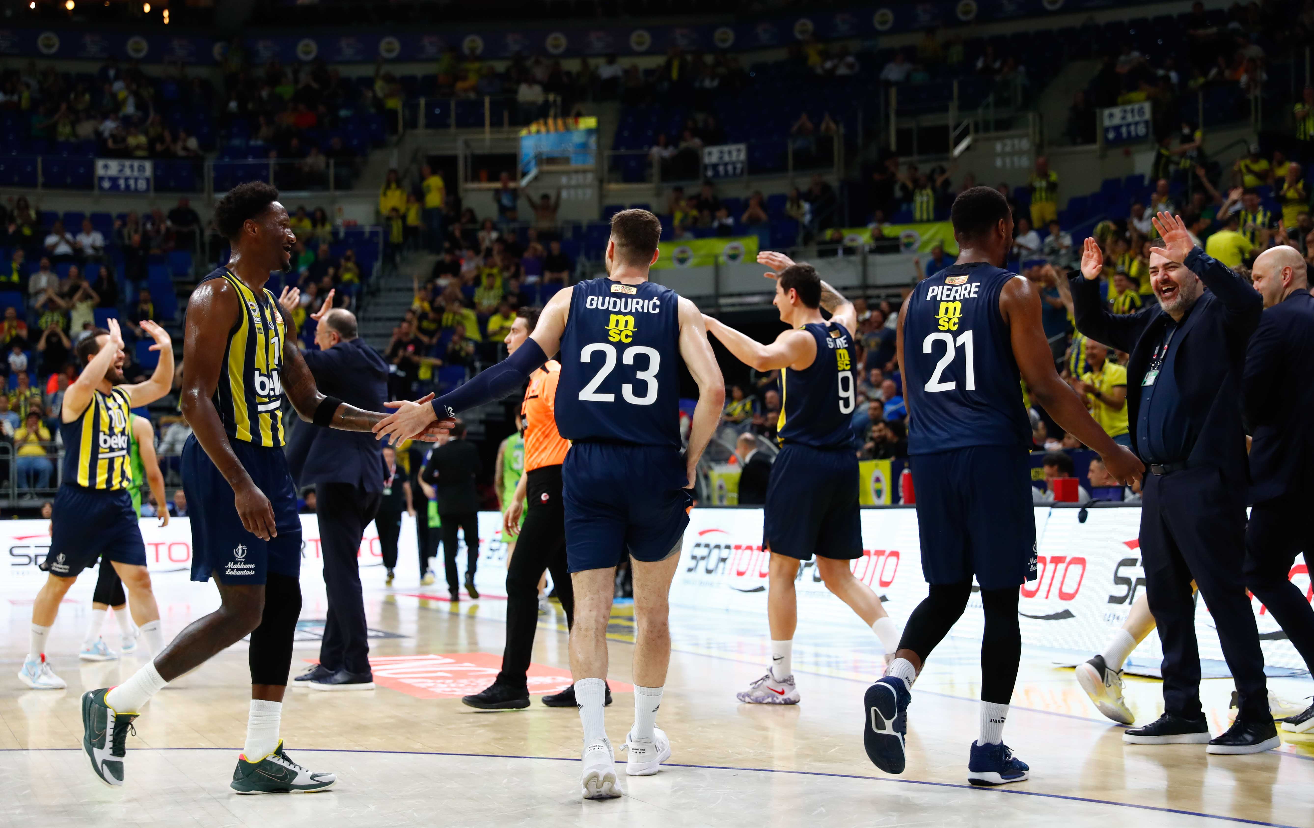 Fenerbahçe Beko, çeyrek final serisinde 1-0 öne geçti
