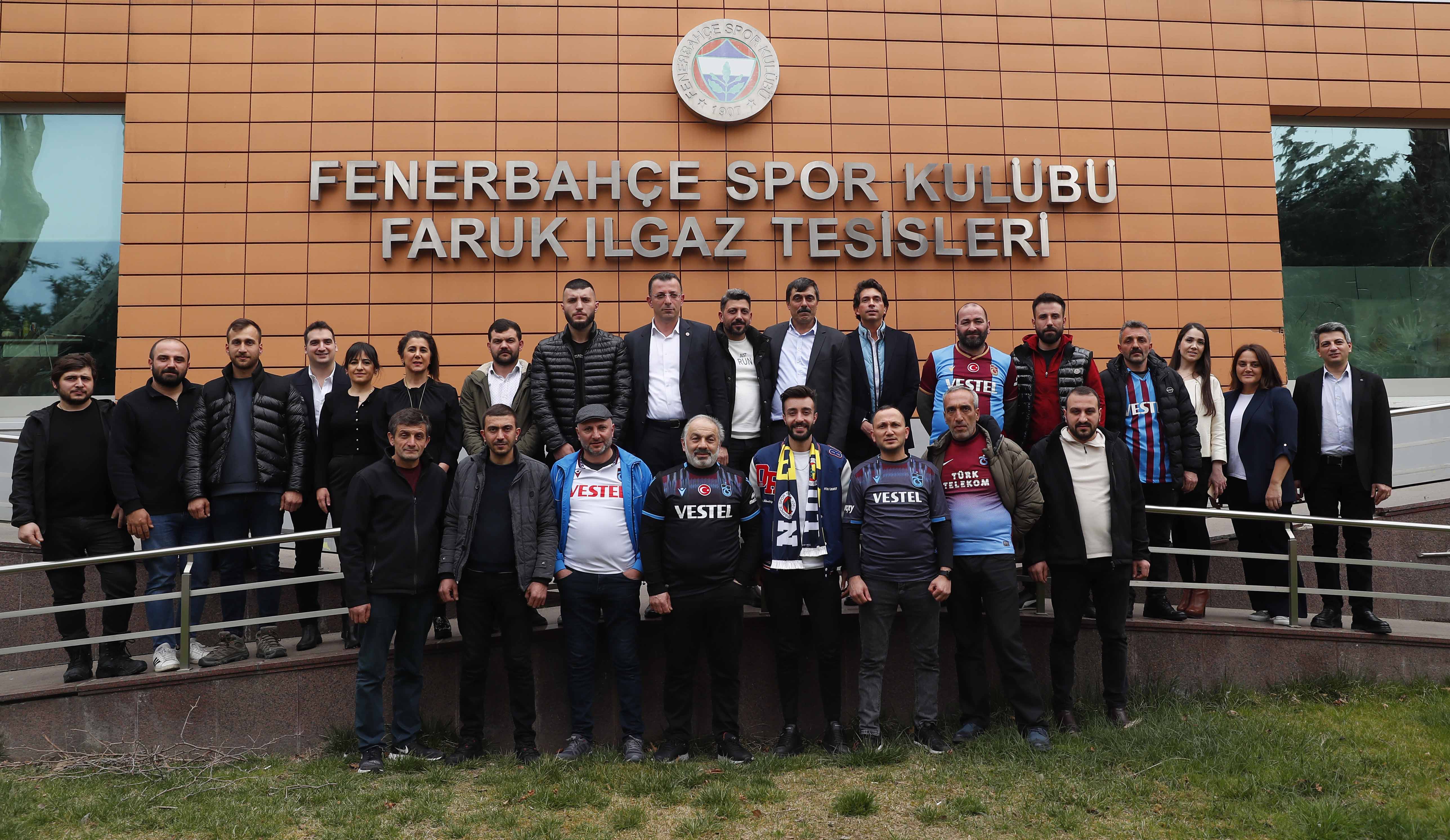 Adıyaman’da Fenerbahçeli Elif’imizi enkazdan kurtaran ekipte yer alan muhtar Coşkun Ayyıldız ve beraberindeki ekibi ağırlıyoruz