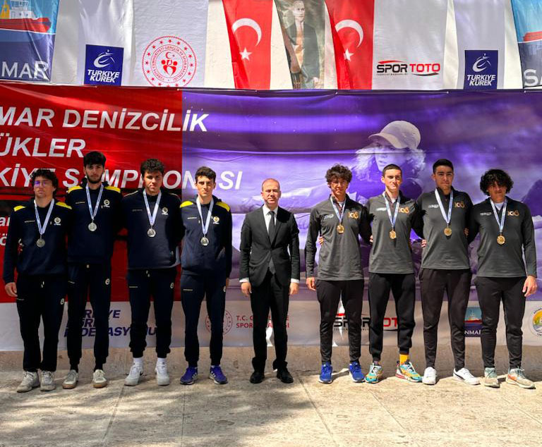 Kürekçilerimiz, Büyükler Türkiye Kürek Şampiyonası Yarışlarının ilk gününü zirvede tamamladı