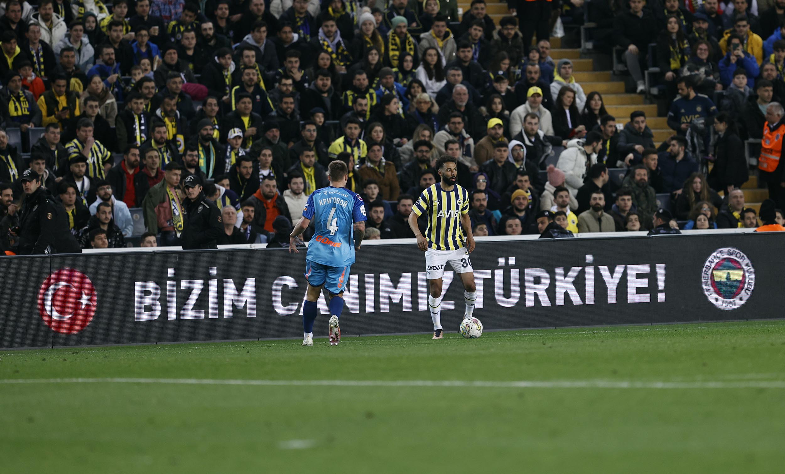Fenerbahçemiz, geliri afet bölgesindeki vatandaşlarımıza bağışlanacak özel maçta Zenit’i ağırladı