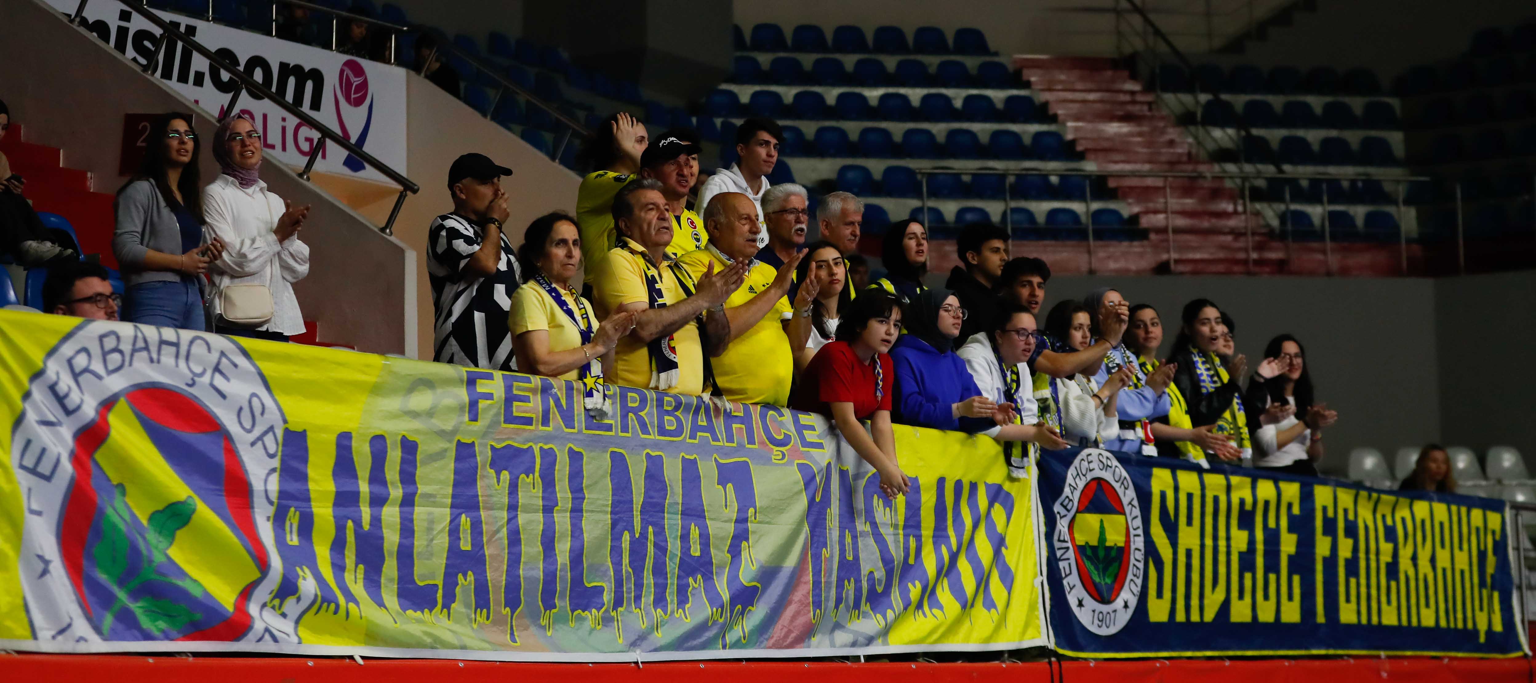 Fenerbahçe HDI Sigorta, yarı final serisinde durumu 1-1’e getirdi