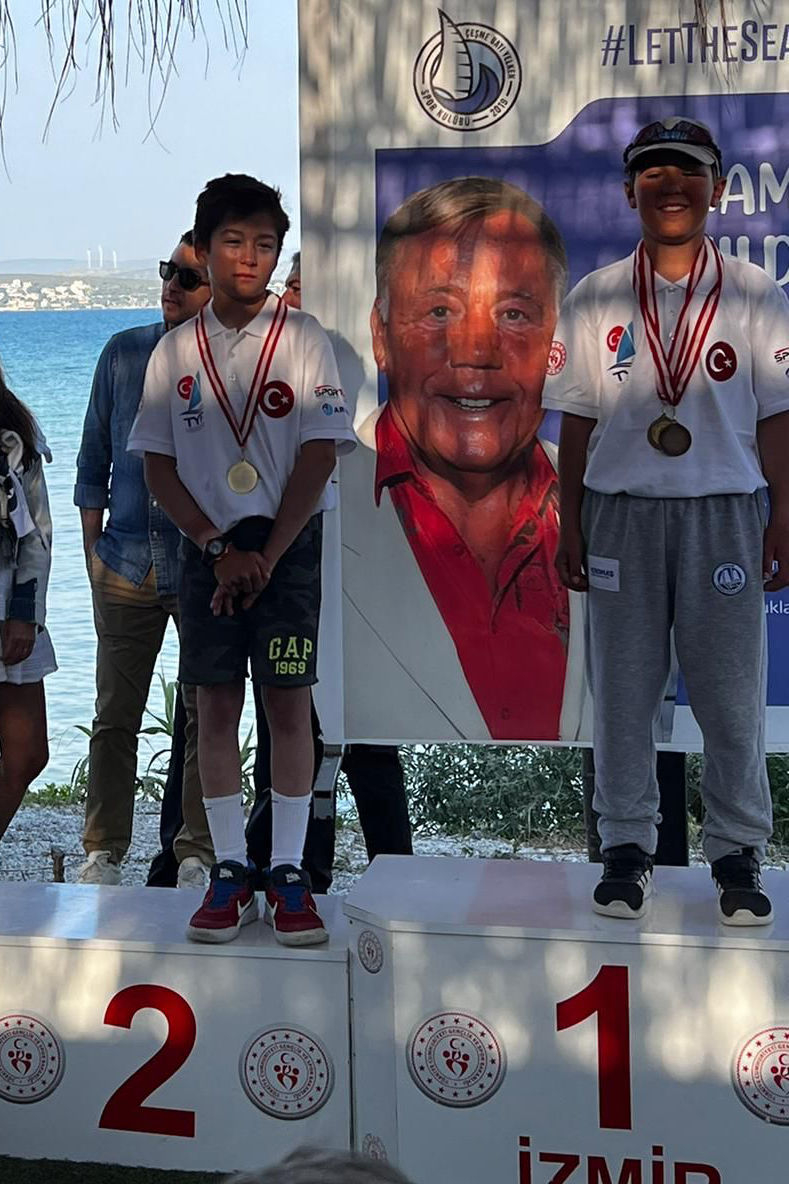 Optimist Takımımız İzmir'deki yarışlardan kupalarla döndü 