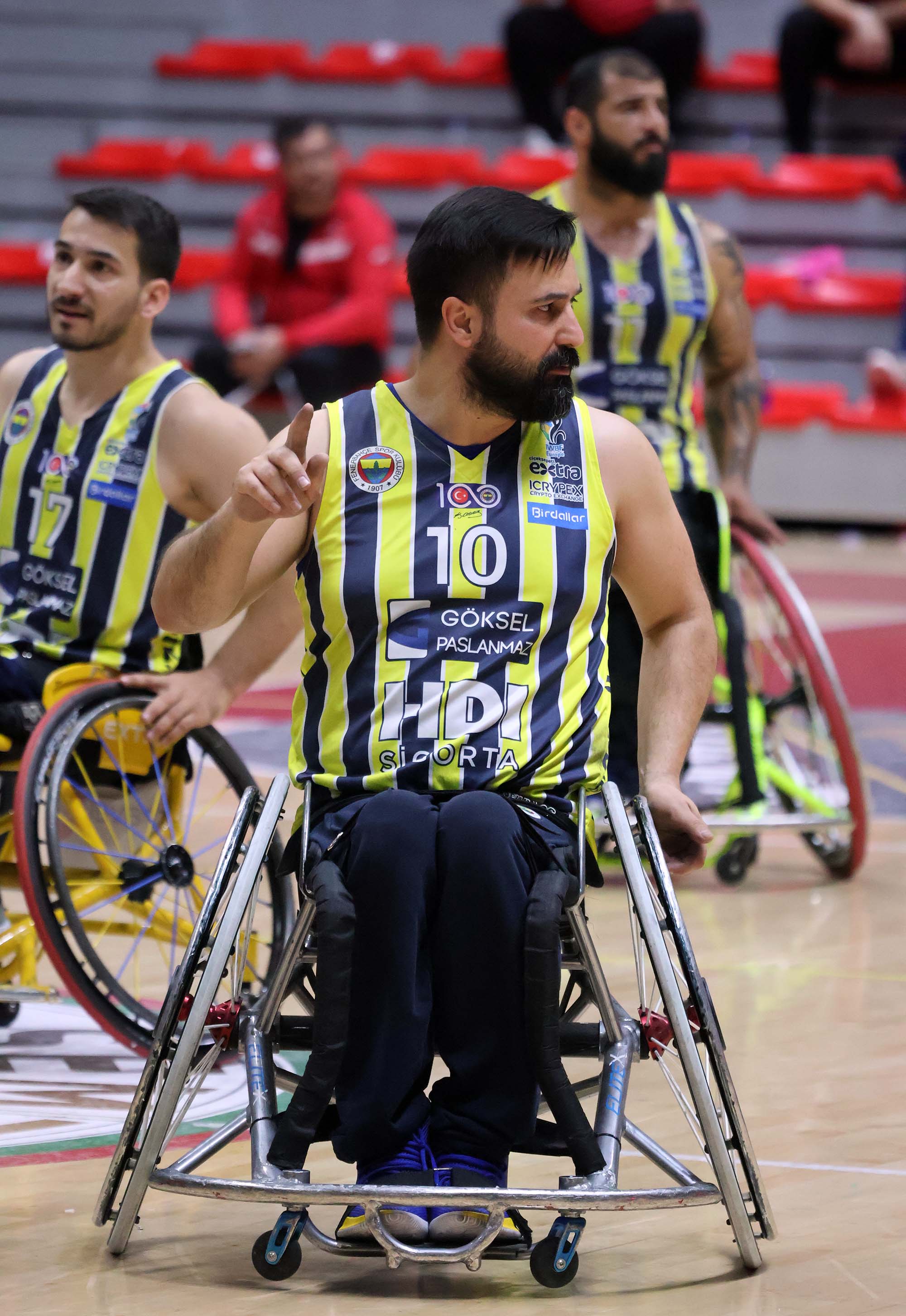 Fenerbahçe Göksel Çelik, ligde finale yükseldi