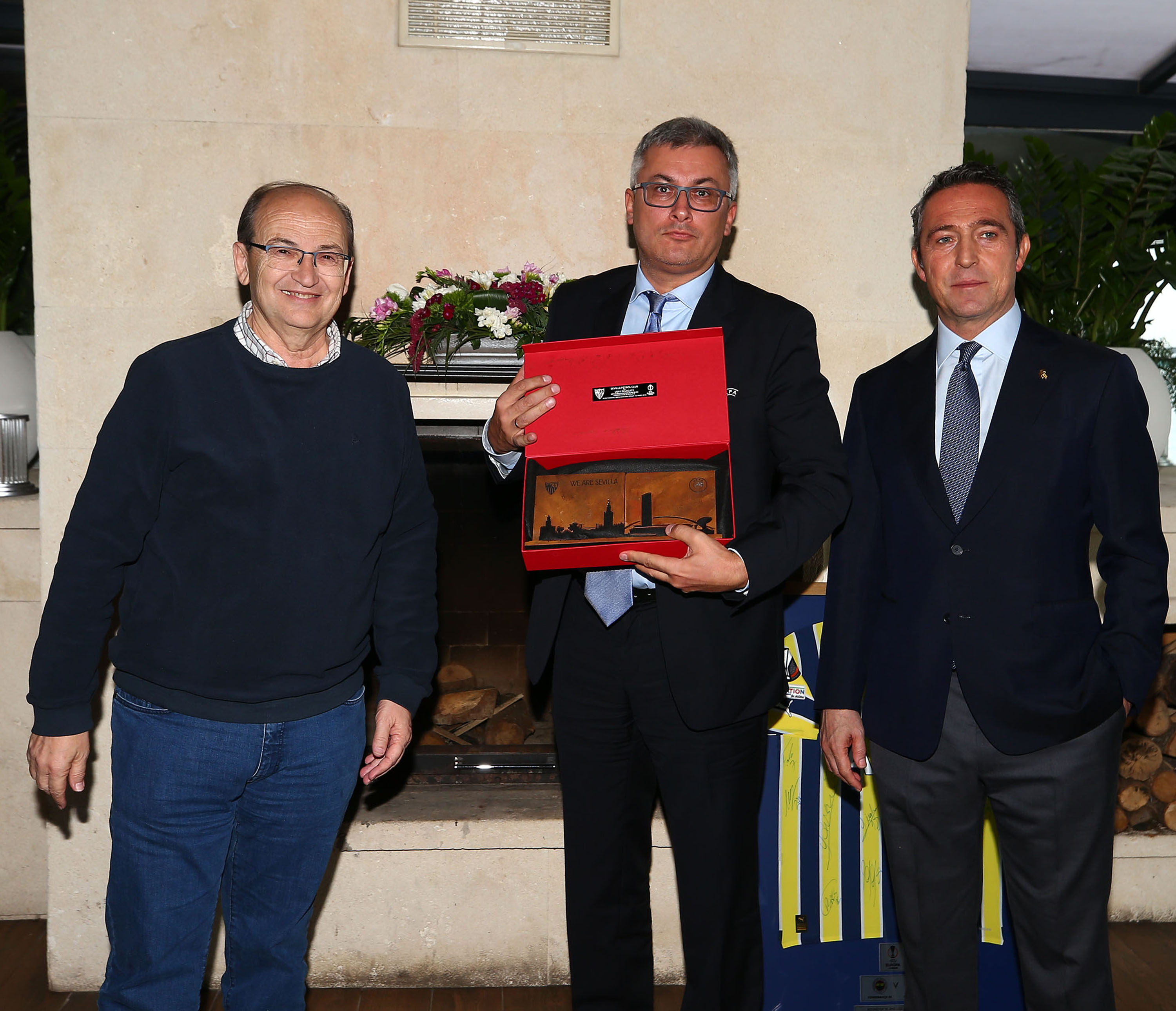 Kulübümüz, Sevilla Başkanı ve yöneticileri ile UEFA delegesini yemekte ağırladı