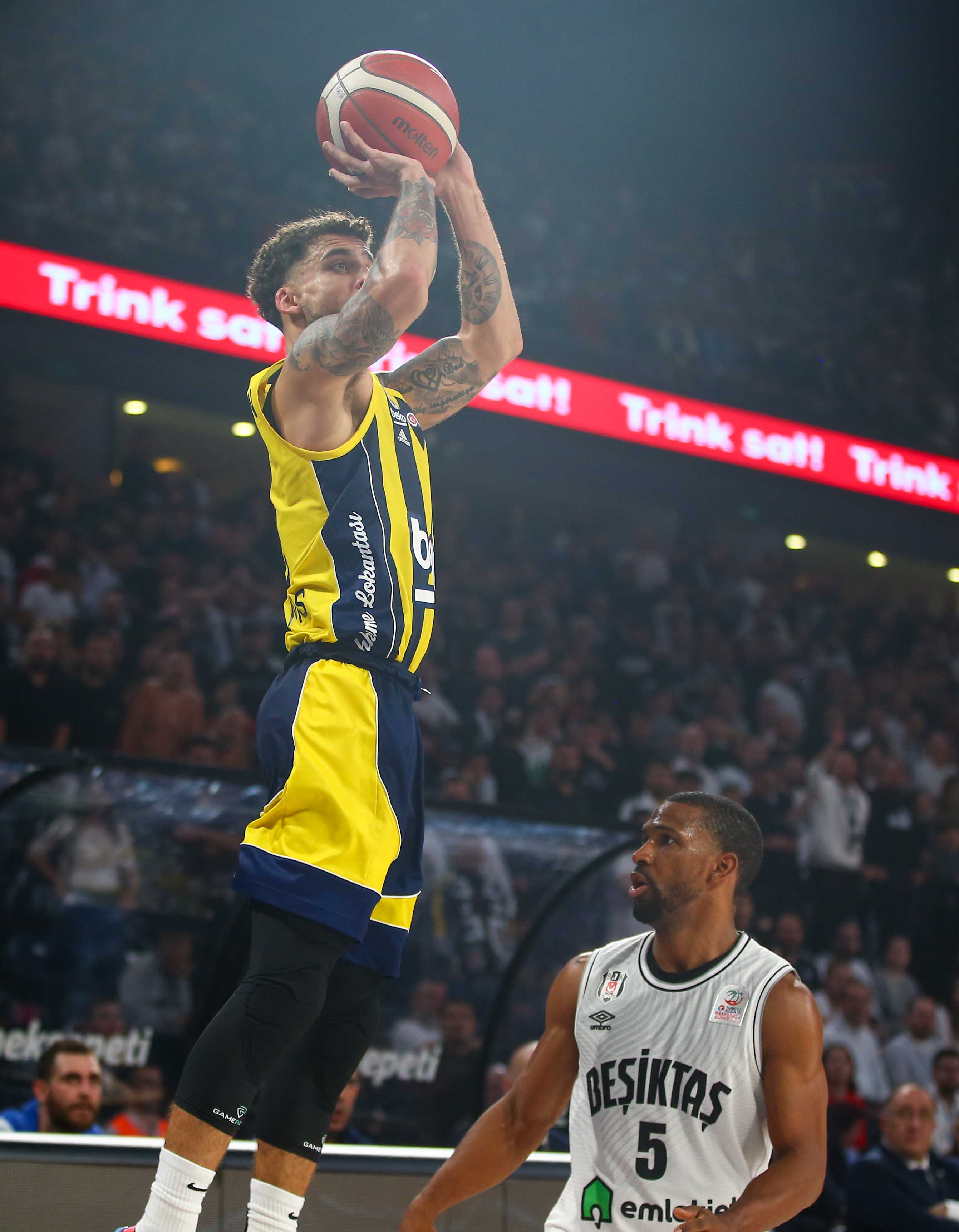 Beşiktaş Emlakjet on X: 𝟭𝟬.𝟬𝟬𝟬 𝗕𝗶𝗹𝗲𝘁! 🦅 Beşiktaş Emlakjet  Takımımızın, Sinan Erdem Spor Salonu'nda Fenerbahçe Beko ile karşılaşacağı  maç için satılan bilet sayısı henüz 48 saat olmadan 𝟭𝟬.𝟬𝟬𝟬 adedine  ulaştı. 🔥 Büyük