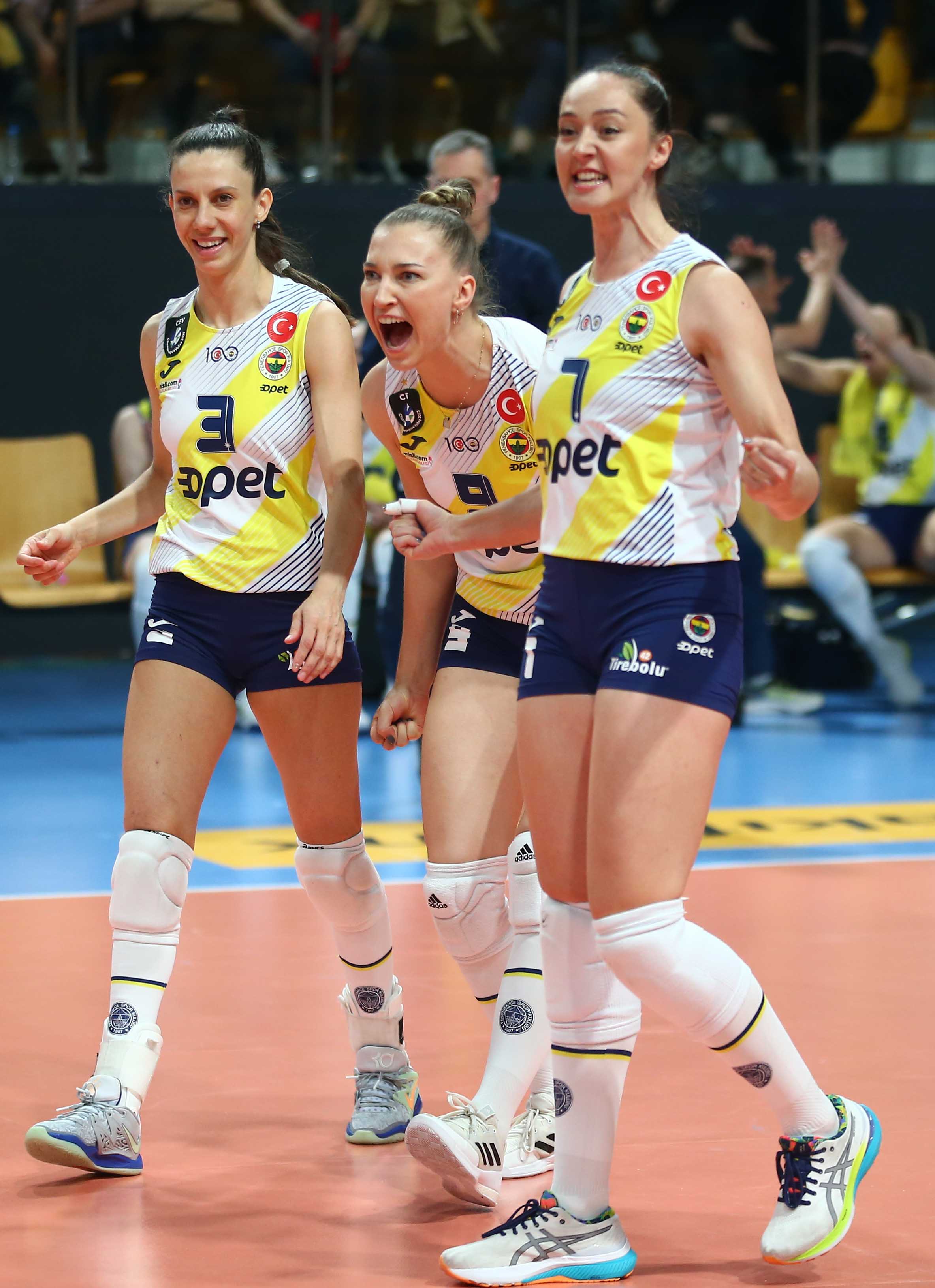 Fenerbahçe Opet Kadın Voleybol Takımımız, Misli.com Sultanlar Ligi’nde adını finale yazdırdı