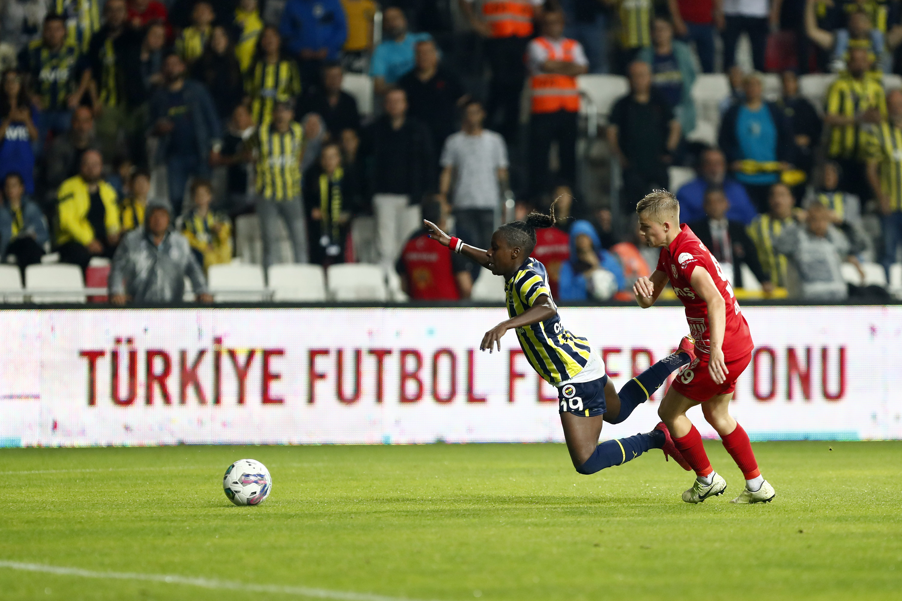 Ankara BŞB. Fomget G.S.K 4-2 Fenerbahçe Petrol Ofisi (Turkcell Kadın Futbol Süper Ligi finali)