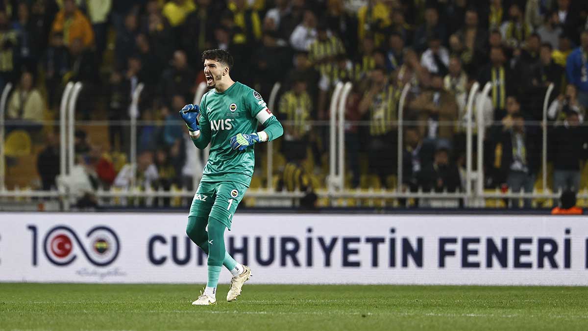Fenerbahçe SK: Kaptanımız Altay Bayındır 4 yıl daha Fenerbahçemizde