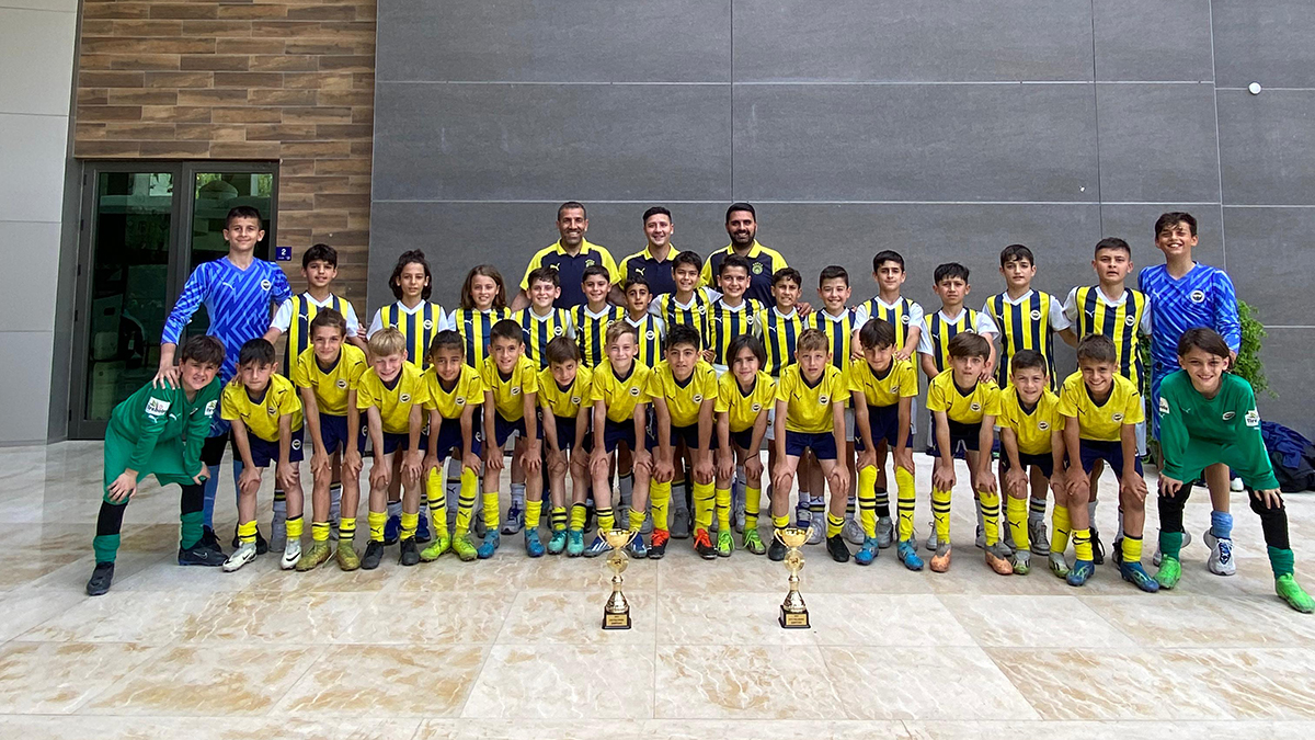 Fenerbahçe U9 ve U11 Takımlarımız, 19 Mayıs Atatürk’ü Anma Gençlik ve Spor Bayramımızda Kuşadası’ndan şampiyonluklarla dönüyor