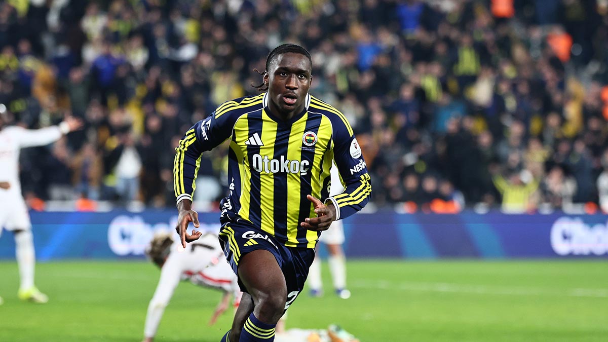 Futbolcumuz Sidiki Cherif, Fenerbahçe Televizyonu'na röportaj verdi -  Fenerbahçe Spor Kulübü