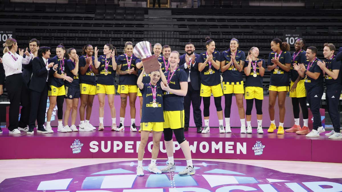 AVRUPA'NIN EN BÜYÜĞÜ FENERBAHÇE OPET: ÜST ÜSTE İKİNCİ KEZ FIBA KADINLAR SÜPER KUPA ŞAMPİYONU