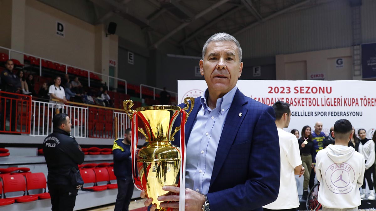 Yöneticimiz Mustafa Kemal Danabaş: Cumhuriyetin 100. yılında Cumhuriyetin Fenerine şampiyonluklar çok yakışıyor