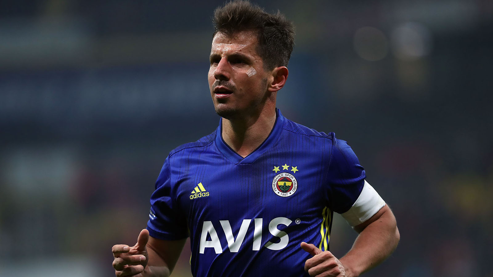 Эмре белёзоглу. Эмре белозоглу амиргулиев. Эмре белёзоглу фенербахче. Эмре белёзоглу арт. Эмре белёзоглу футболист.