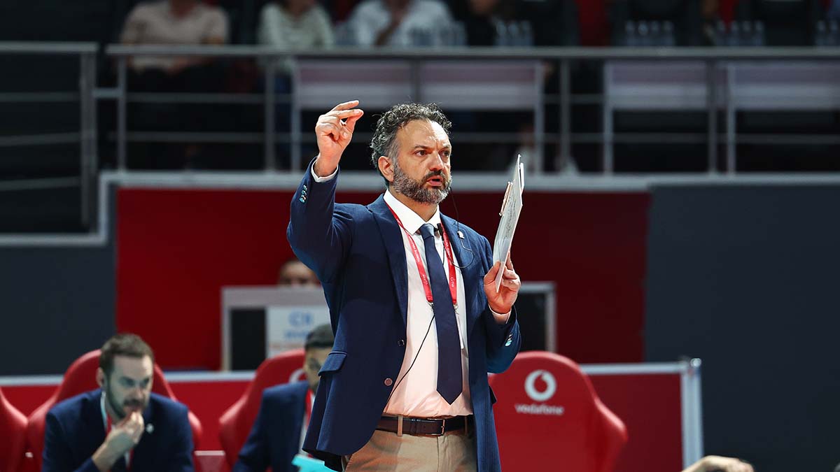 Başantrenörümüz Stefano Lavarini ve oyuncumuz Kübra Akman’dan galibiyet değerlendirmesi