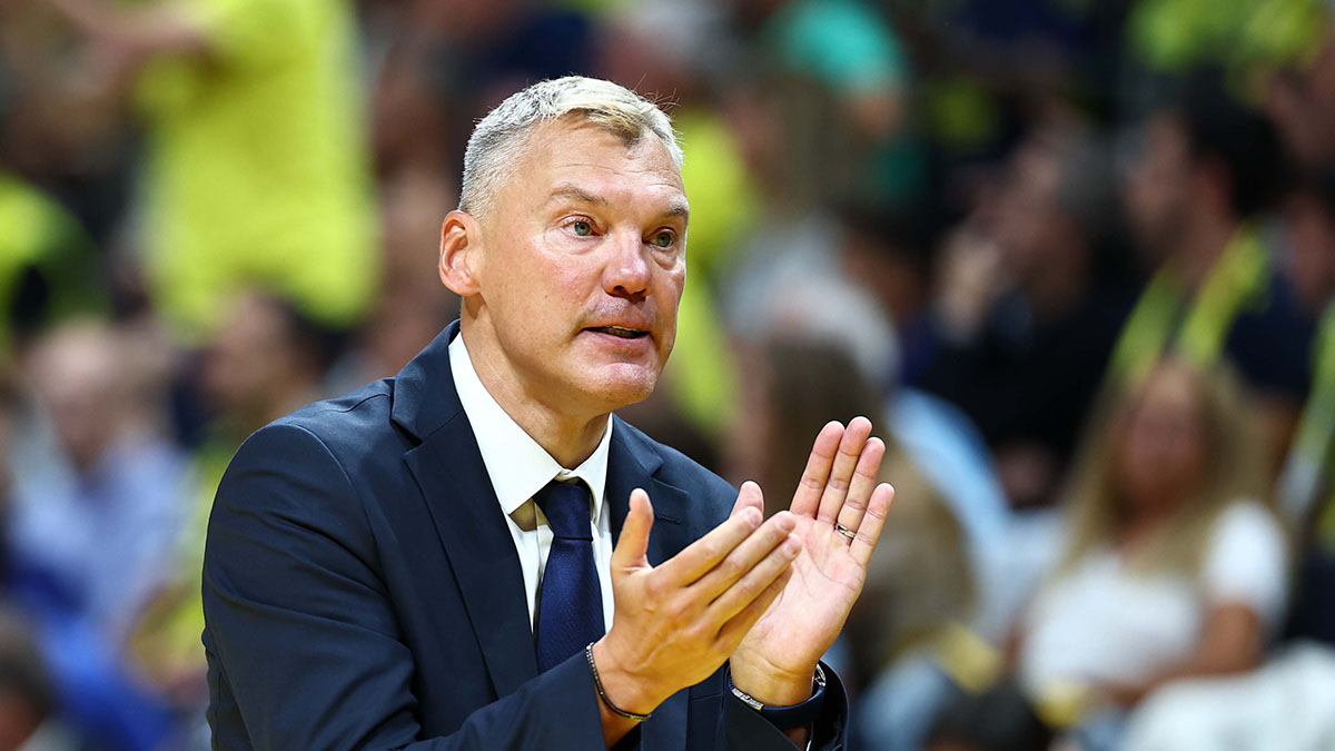 Fenerbahçe beats Olympiacos 64-61 in EuroLeague regular season match