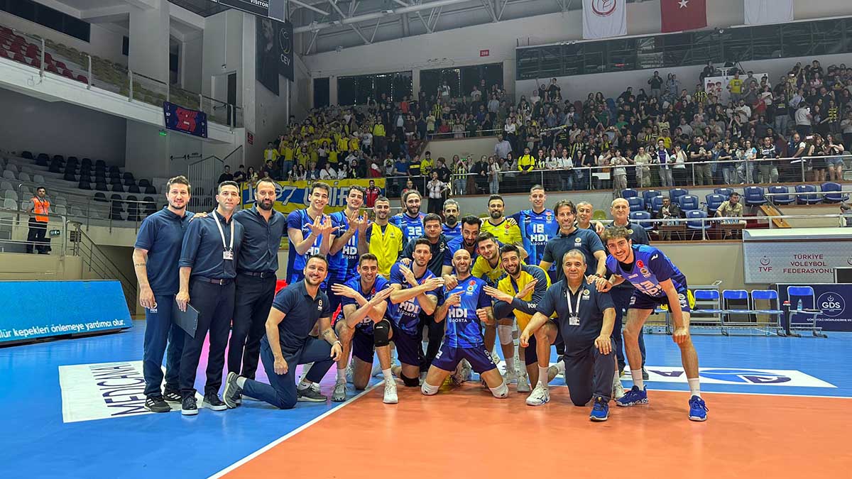 Fenerbahçe HDI Sigorta Men's Volleyball Team finished the AXA Sigorta Efeler League in 3rd place