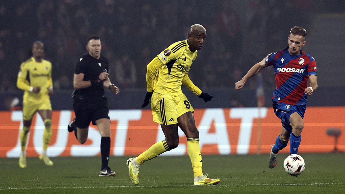 İrfan Can Kahveci ve Cenk Tosun'da belirsizlik: Fenerbahçe'den resmi açıklama!