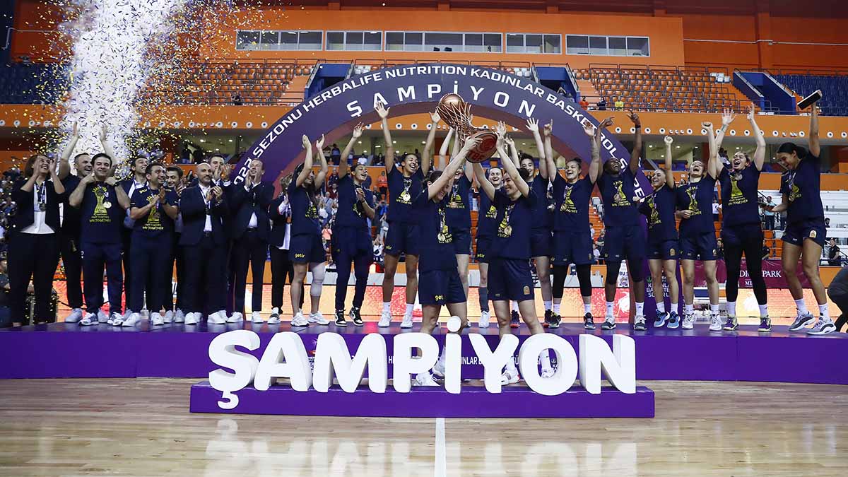 Fenerbahçe Safiport women's basketball team crowned 2022 Turkish winners